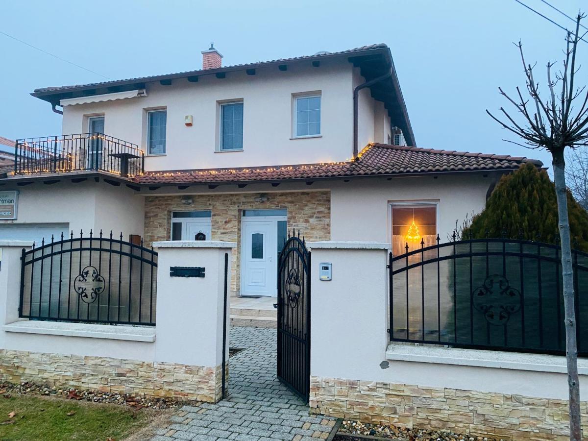 Aura Apartman Hajdúszoboszló Екстериор снимка